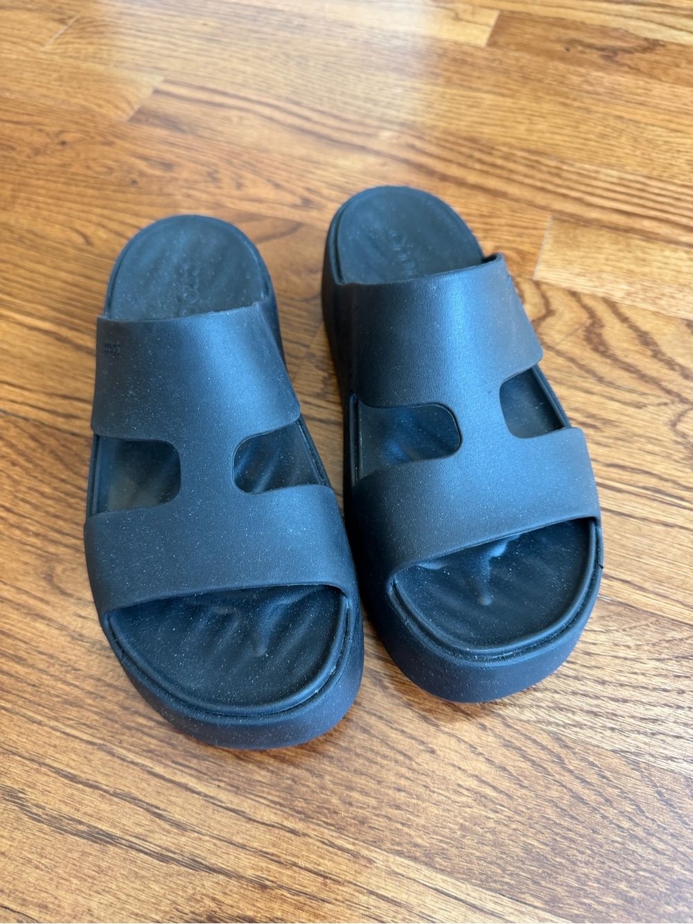 Crocs Black Platform Slide Sandals Women’s 6